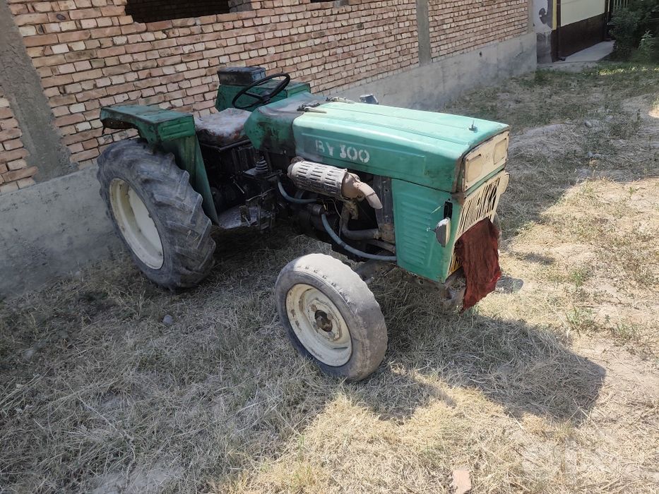 Mini traktor By300 sotiladi