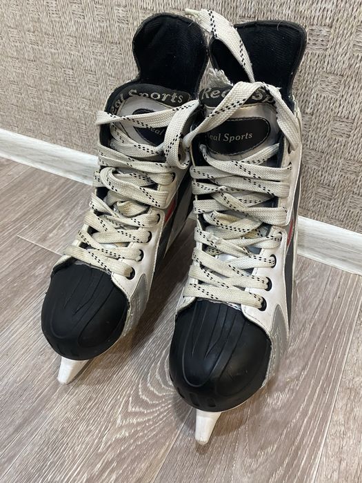 Коньки мужские, цена 4000