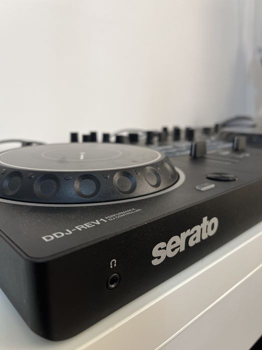 Controller DJ Pioneer DDJ-REV1