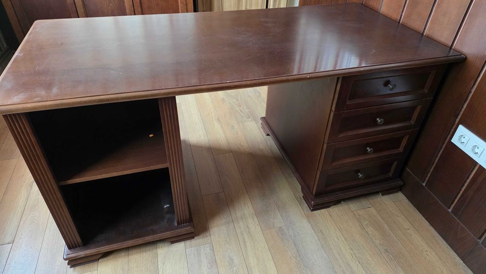 Мебели за офис/кабинет от масивна дървесина бюро, библиотека, шкаф