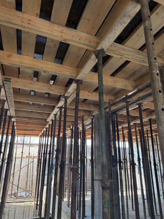 Домкрат, фанера опалубка, строительные леса район ГРЭС