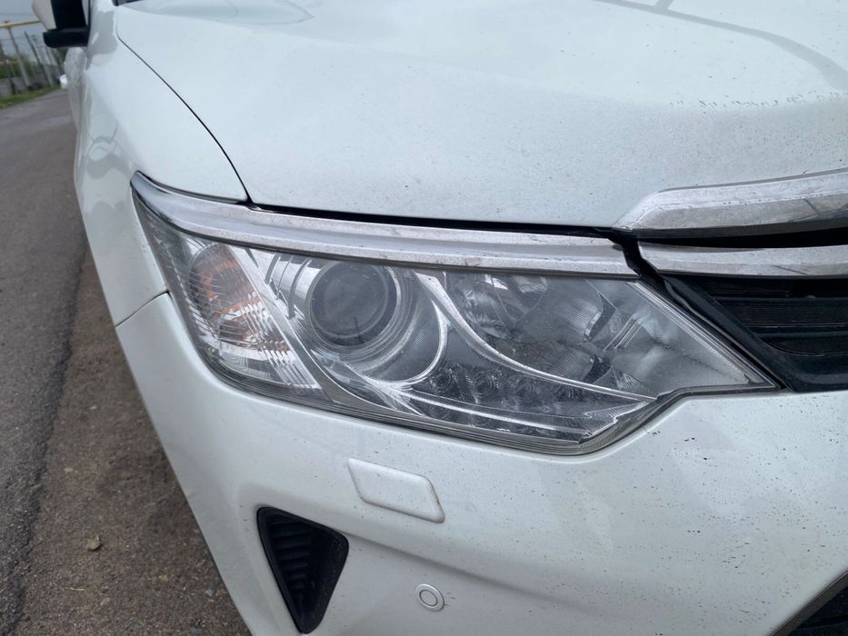 Camry 55 фара правая оригинал