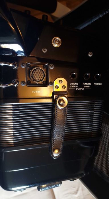 Acordeon Roland FR7X - IMPECABIL