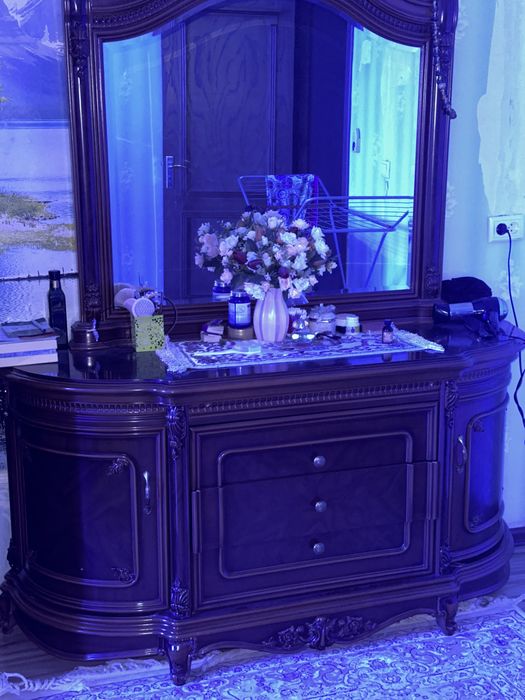 Прадаётся спальний мебель