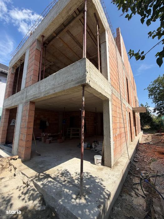 Apartament 4 camere 121 mp + 150 mp gradina, imobil tip vila, Marasti