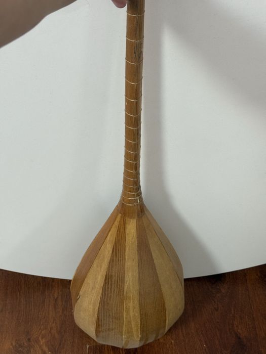 Продам домбру 3 тыс тг