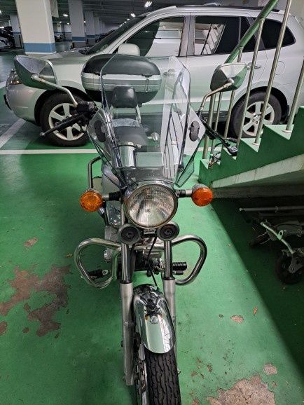 Универсална слюда за мотор мотоциклет