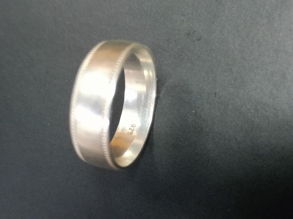 Продам серебренное кольцо