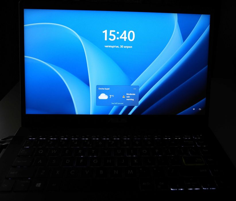 Лаптоп Асус ASUS E410M - 8GB Ram Windows 11 Pro компютър нетбук малък лаптоп