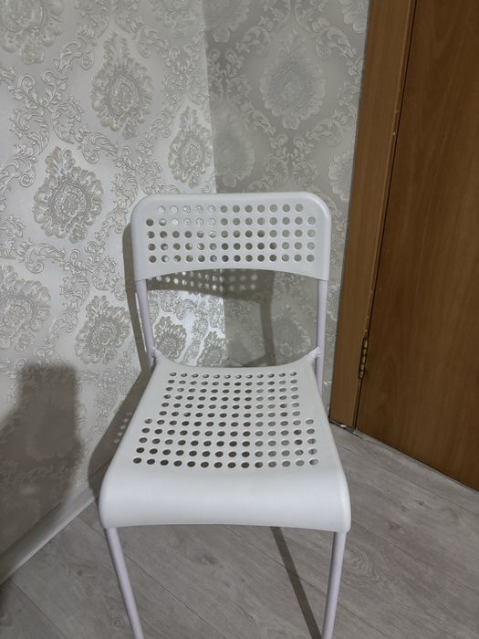 Стол и стульчик продаётся