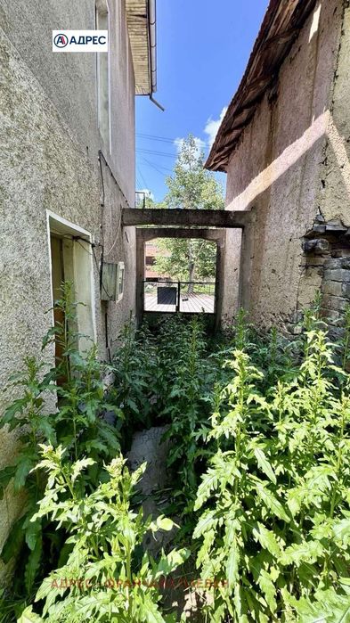 Къща в Ловеч, област-с.Дълбок дол площ 110 цена 32000