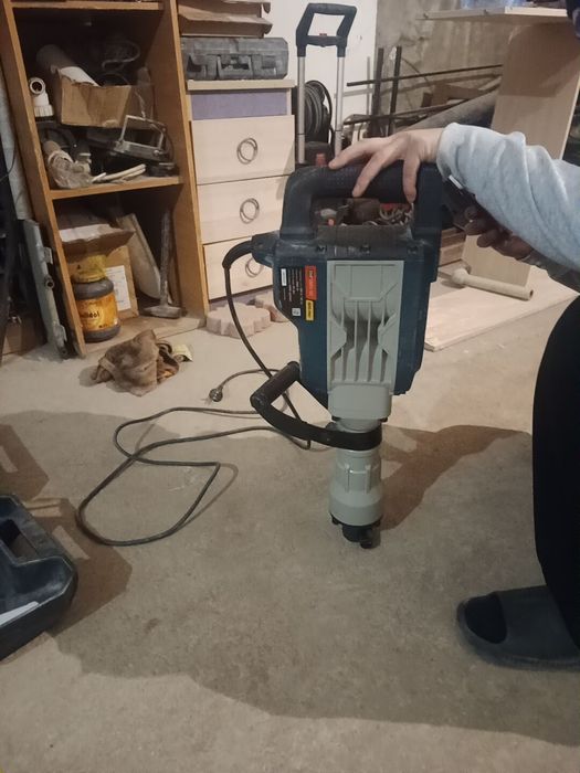 Продам отбойный молоток