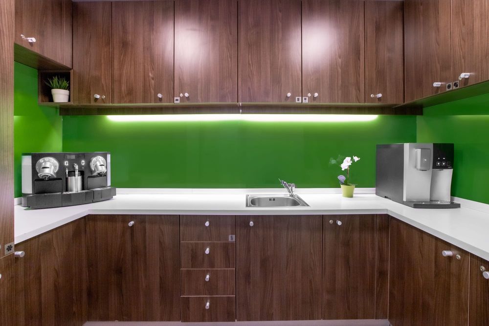 Самостоятелно офис пространство за 3-4 души в Regus Parliament