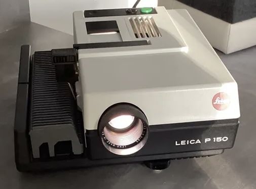 Proiector Diapozitive Leica Pradovit P 150 + Obiectiv Leica Colorplan/Hektor