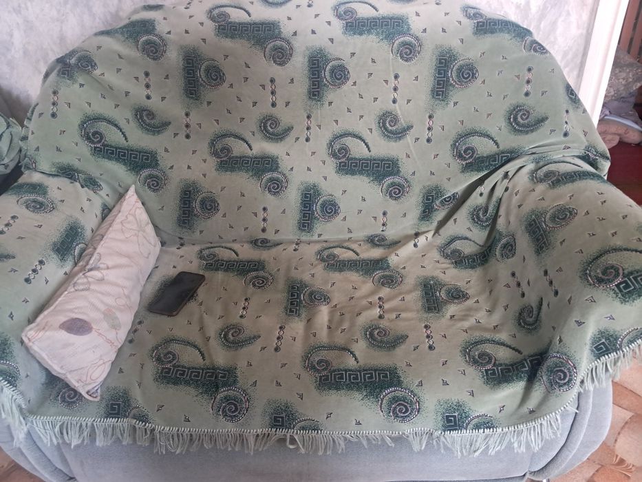 Продам диван в комплекте