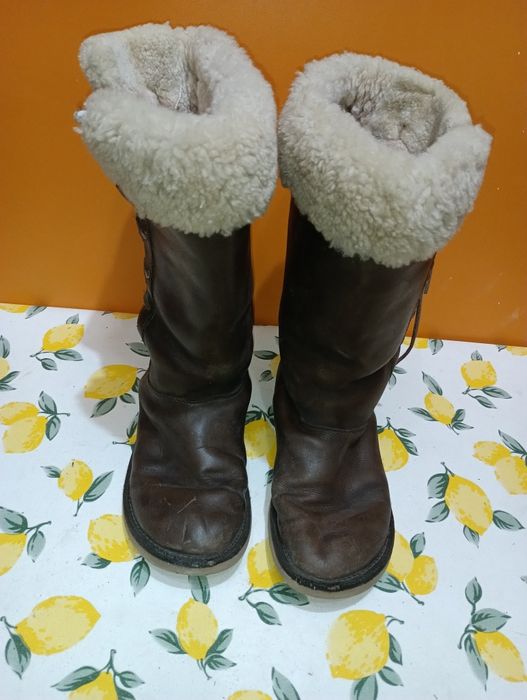 UGG кожени ботуши N 39