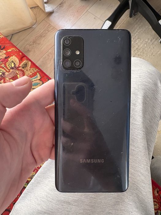 Продам Самсунг А71