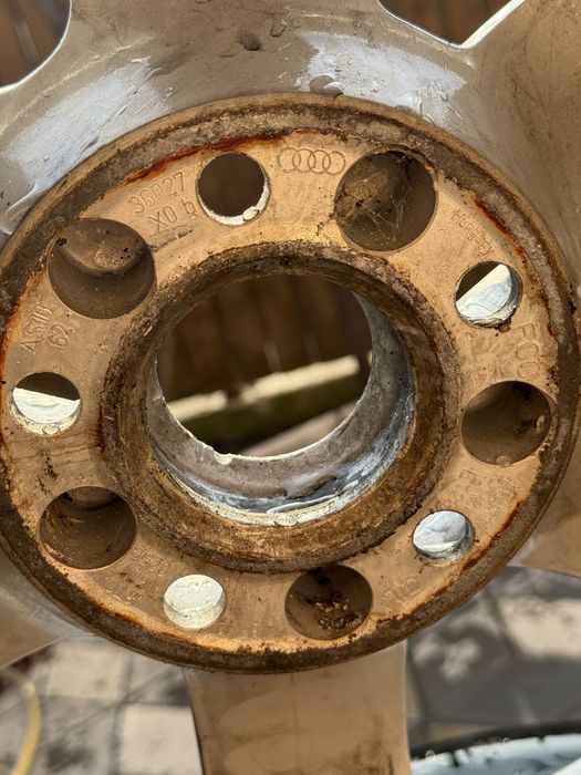 Jante aliaj Audi R17 plus cauciucuri de iarna bridgestone Bc