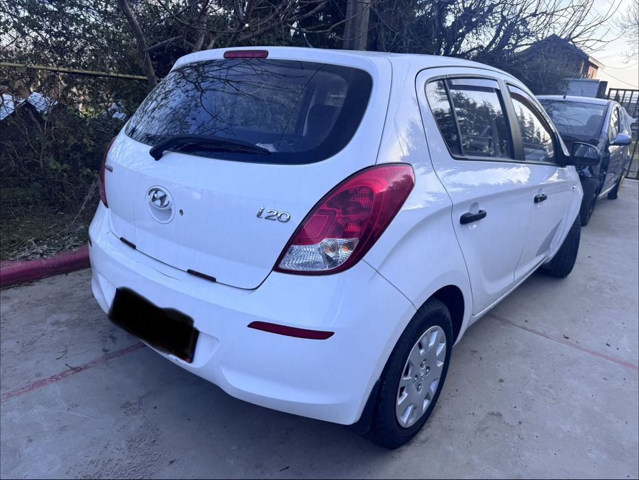 Dezmembrez Hyundai i20 2011-2014 facelift 1,2 benzina  G4LA Euro 5