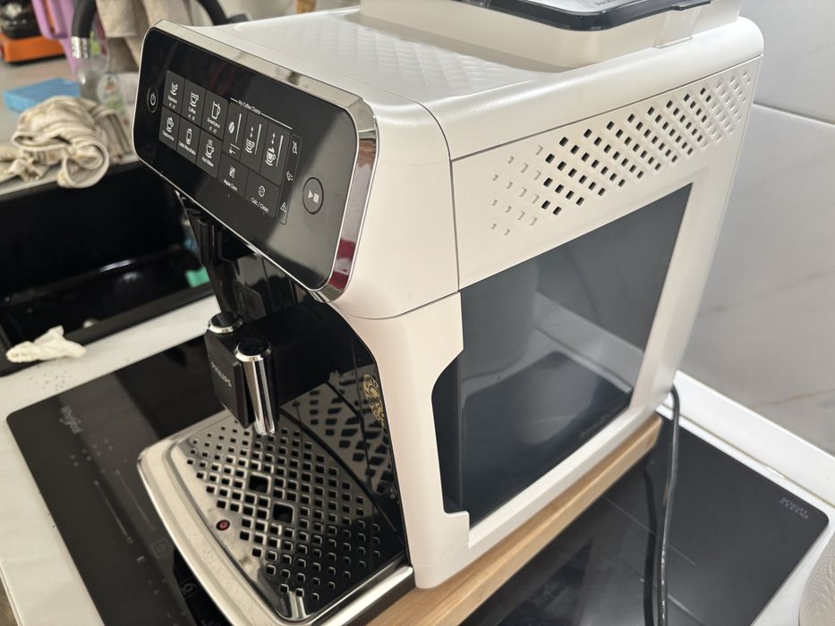Espressor Philips LatteGO