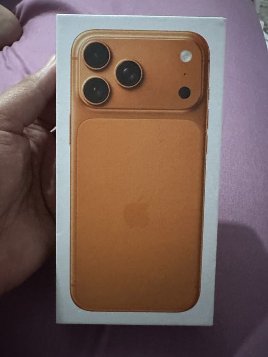 Iphone 17 pro  max fake