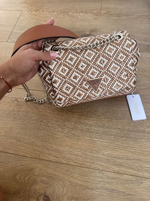 Дамска чанта Guess