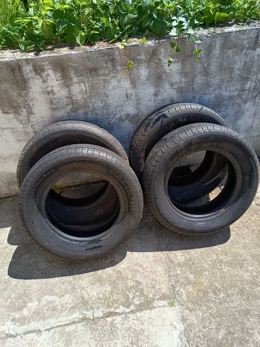 Продавам гуми 15