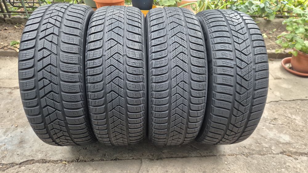 215 60 16 Anvelope de iarnă Pirelli