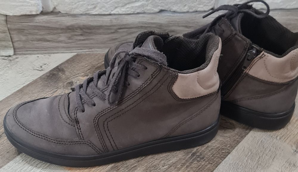 Натуральный нубук"ECCO"