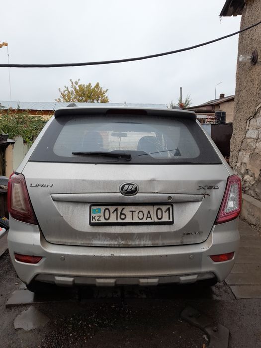 Прлдам машину Лифан Х60