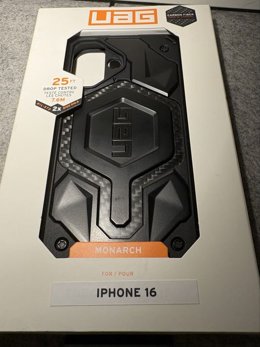 Vând husa de Iphone 16, marca UAG-Monarch