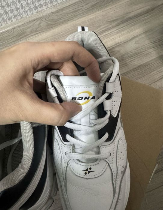 Кроссовки белые женские