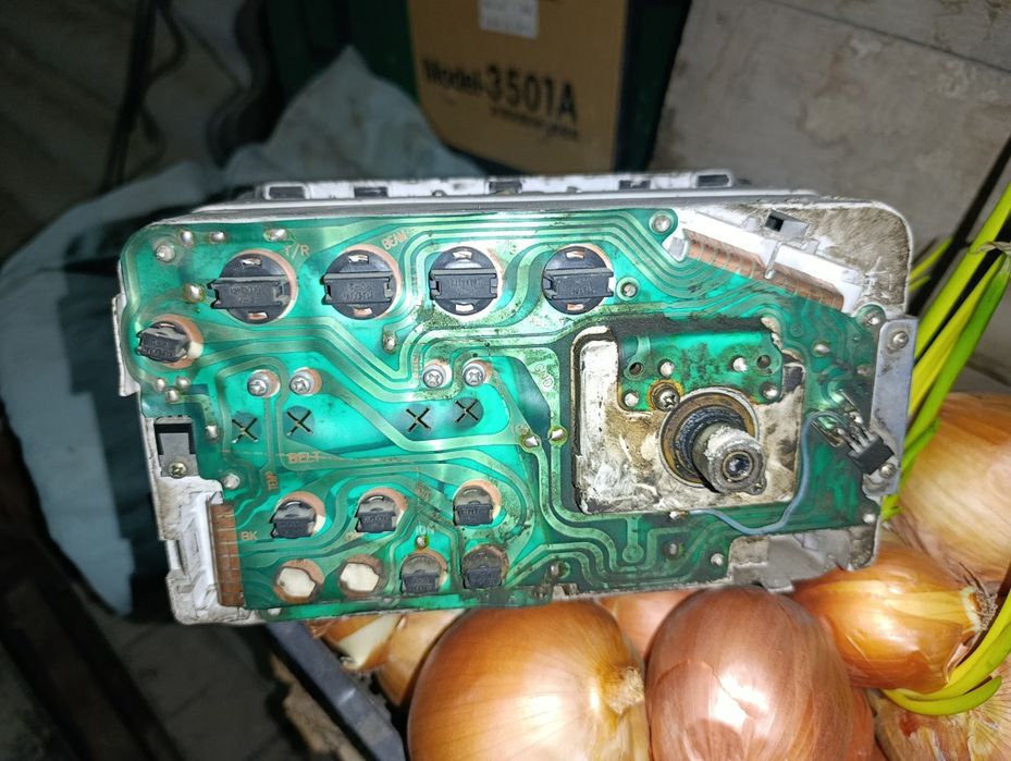 Ishlamaydigan damas tablo