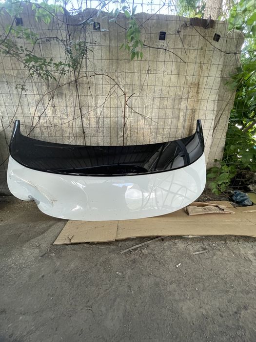 Лайсна преден капак за VW iD3 2020-2023