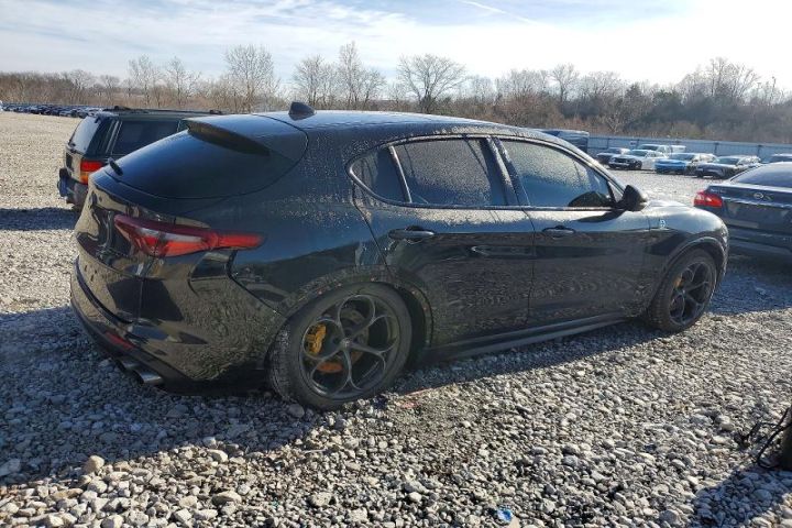 Dezmembrez Alfa Romeo Stelvio 949