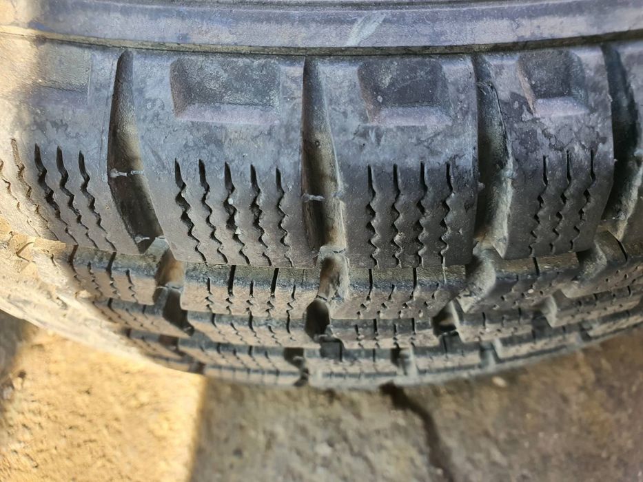 Гуми 165/70R13 и джанти за Лада 13 цола