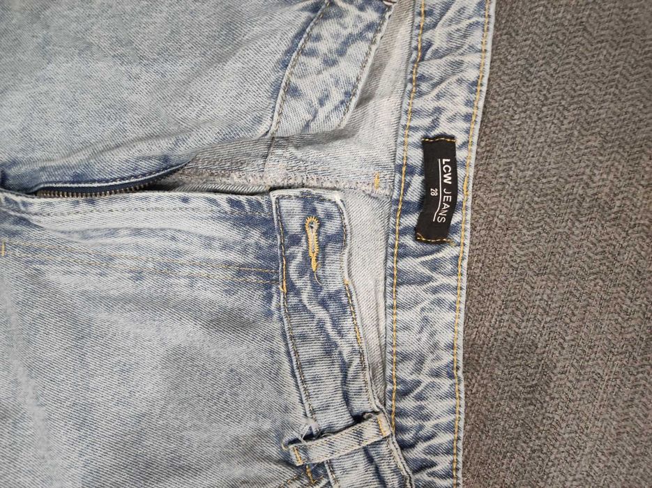 Различни модели дънки