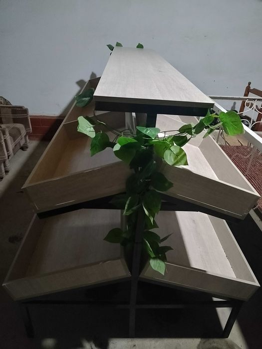 Magazinlar uchun meva qoyishga pastavka