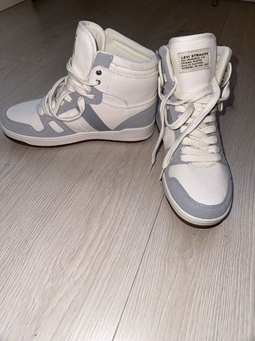 Levi’s Women’s BB-HI-DTE Sneaker Canvas High-Top