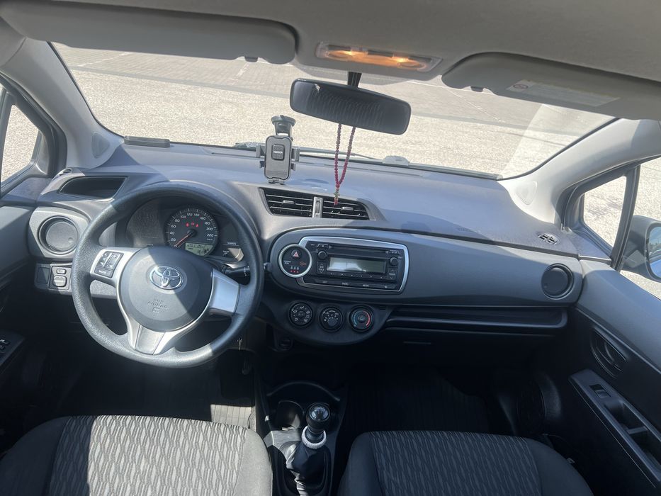 * Toyota Yaris - 83.000km rulați *