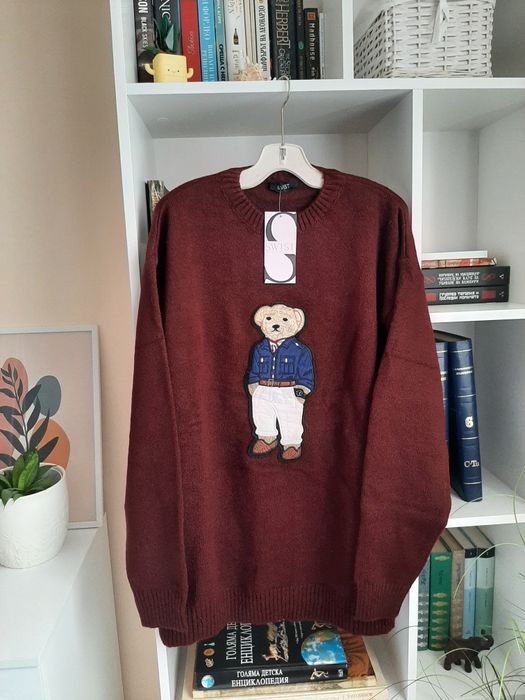 Нов пуловер с мече