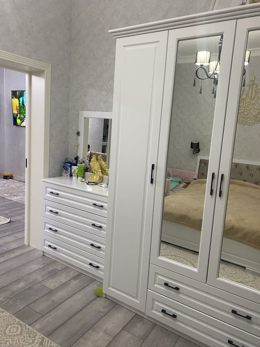 Продам спальный гарнитур