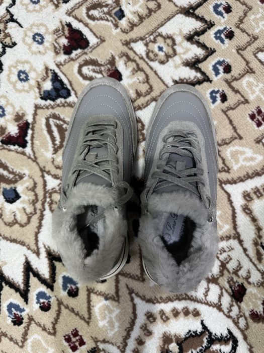 Зимние кроссовки размер 39