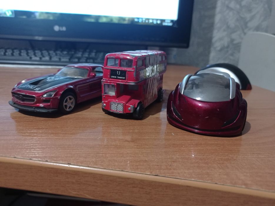 Продам машину машинки модельки