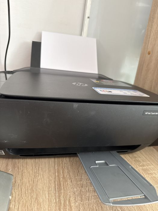 Hp принтер. Сканер, все есть. Через вайфай можно распечатать