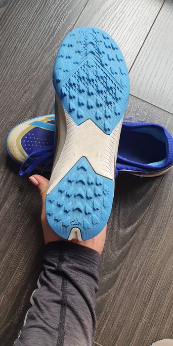 Детски футболни обувки