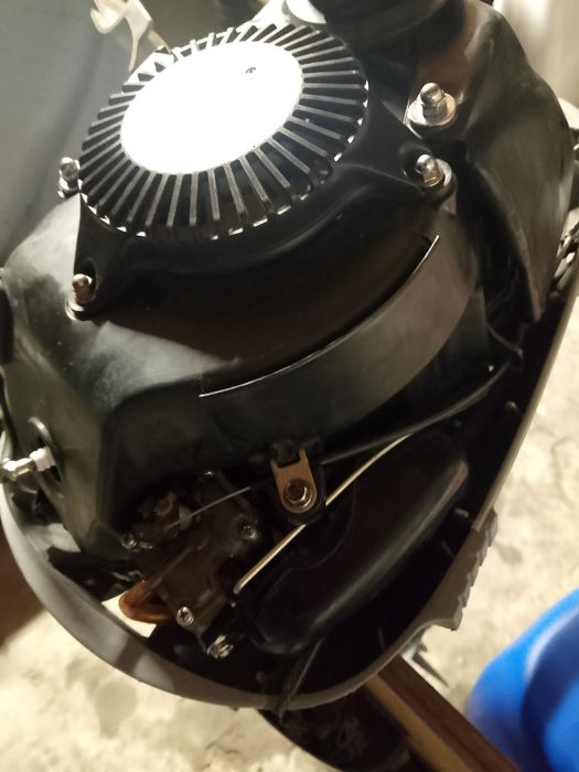 Надуваема лодка+бензинов двигател+електрически двигател