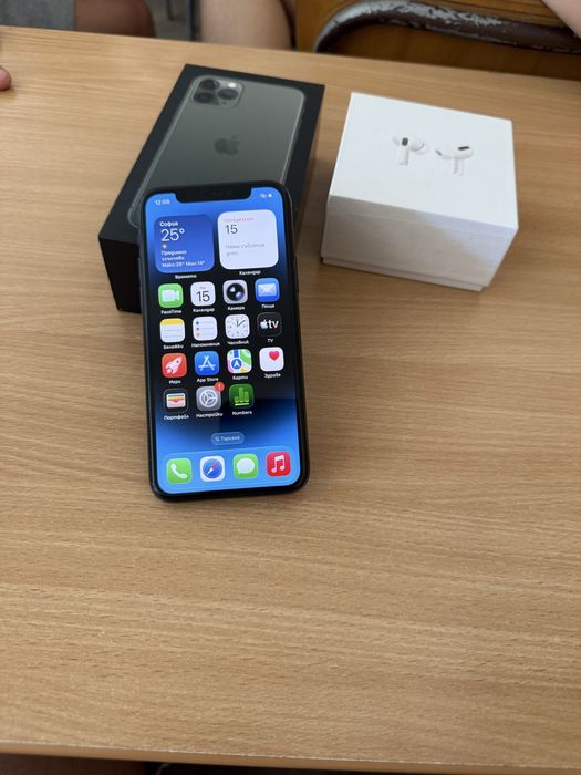 Продавам iphone 11 pro + airpods pro