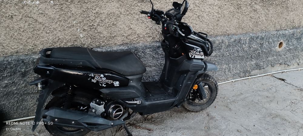 Продам мопед танк спорт