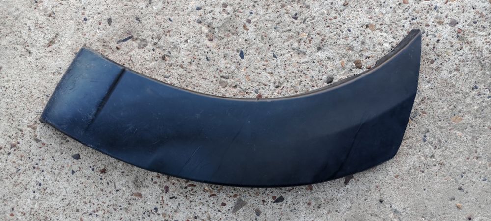 Продаётся накладка(левый) задный бампера ларгус кросс